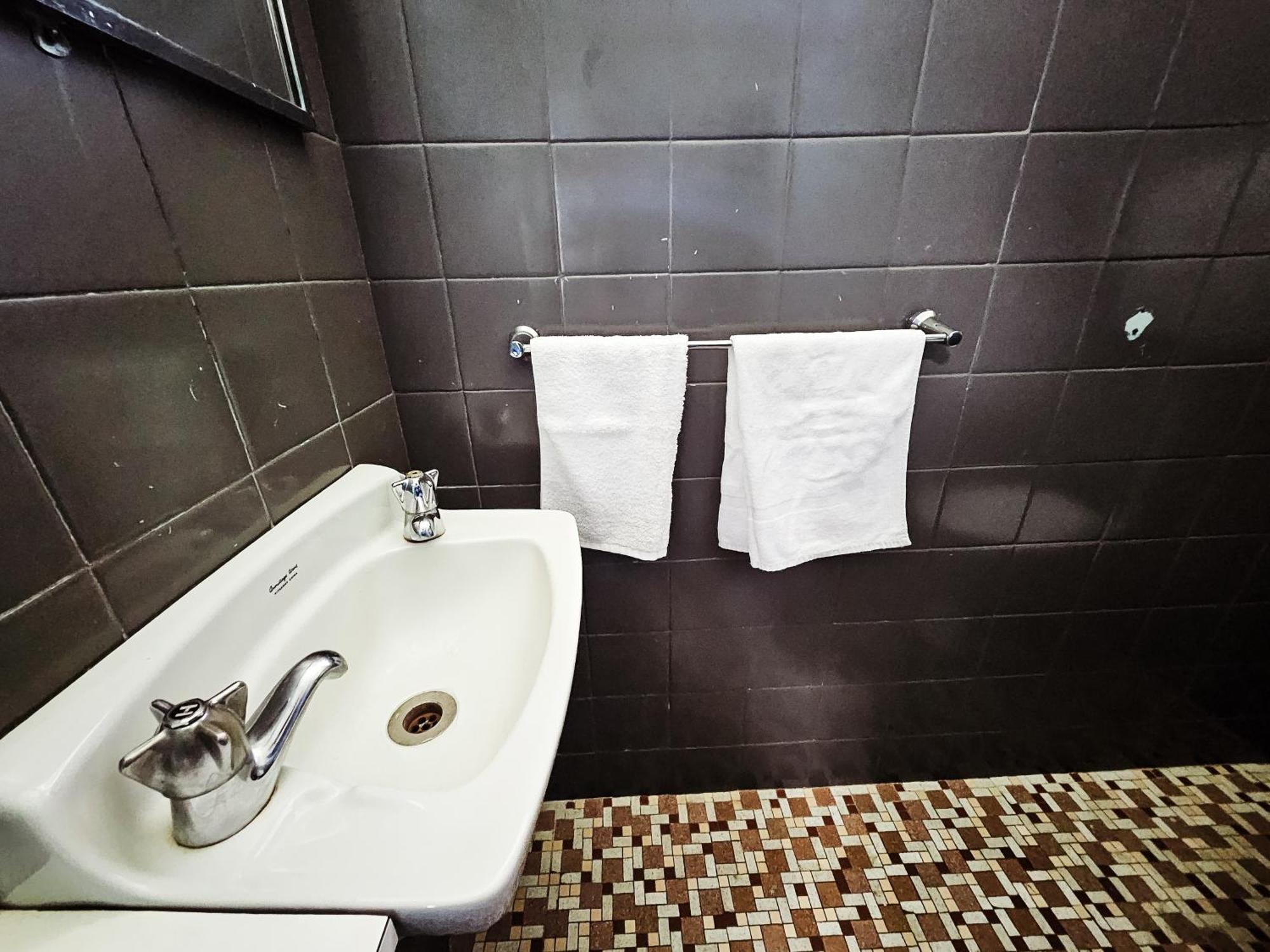 Green Door Motel Lavington Екстер'єр фото